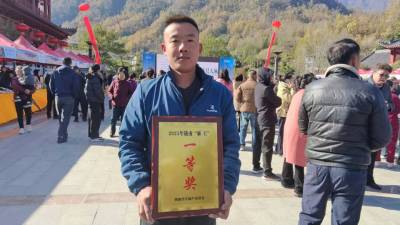 2025年，甘肃省陇南市康县天麻麻王评比及招商会在阳坝召开。三河坝镇斜坡村天麻种